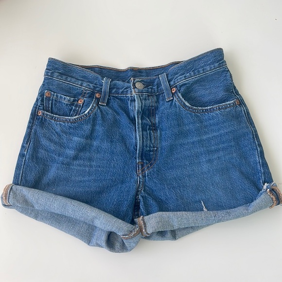Women Levi 501 shorts - Picture 1 of 4